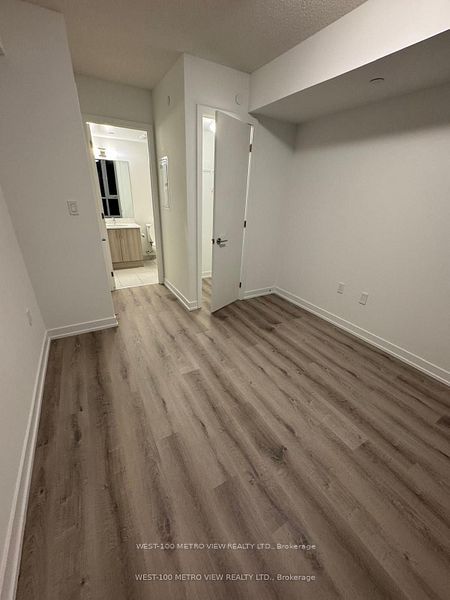556 Marlee Avenue, #412