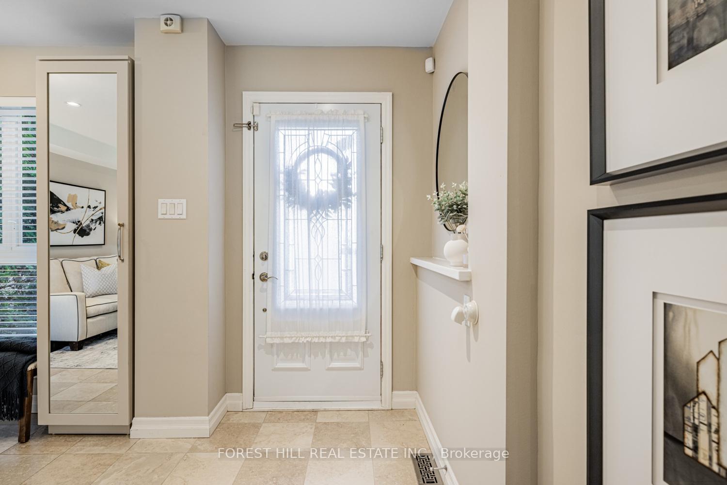 5 Bedrooms Condo at 21 Snowshoe Mill, Toronto For sale