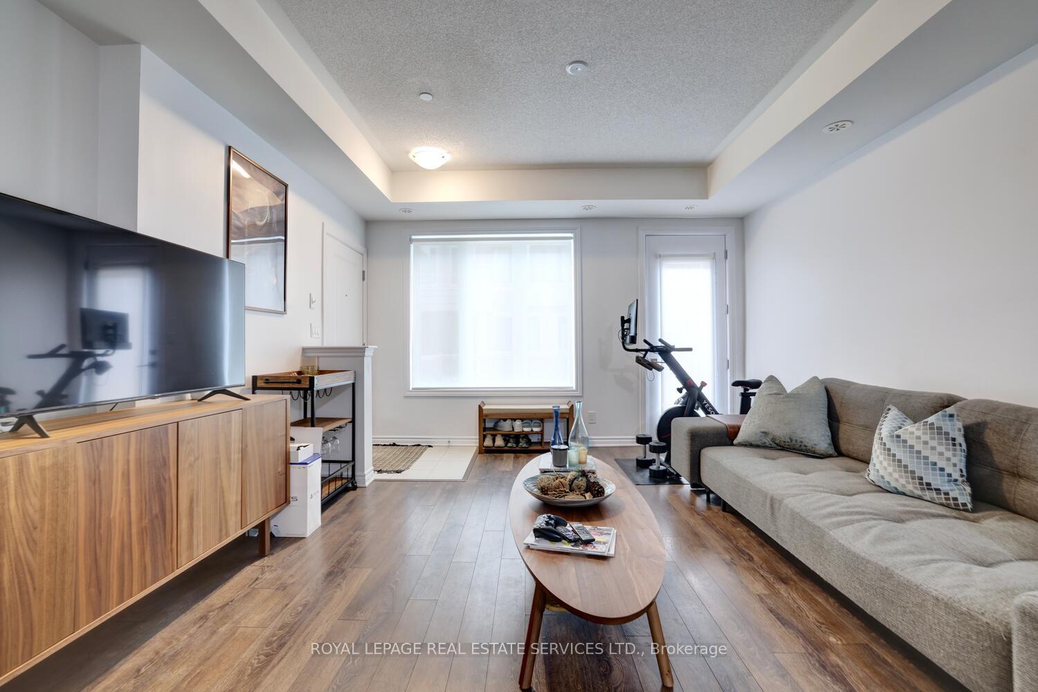2 Bedrooms Condo at 100 Long Branch,  Toronto For sale