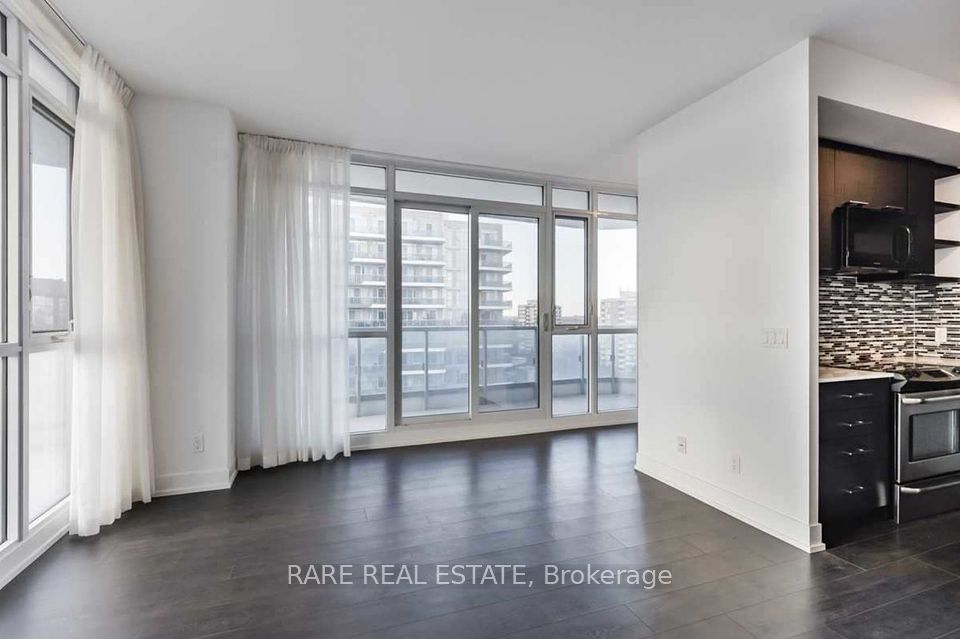 9471 Yonge