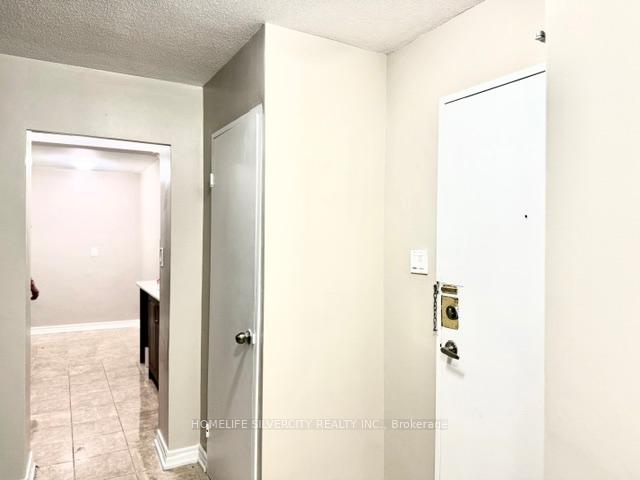 2 Bedrooms Condo at 20 Edward, Toronto For sale