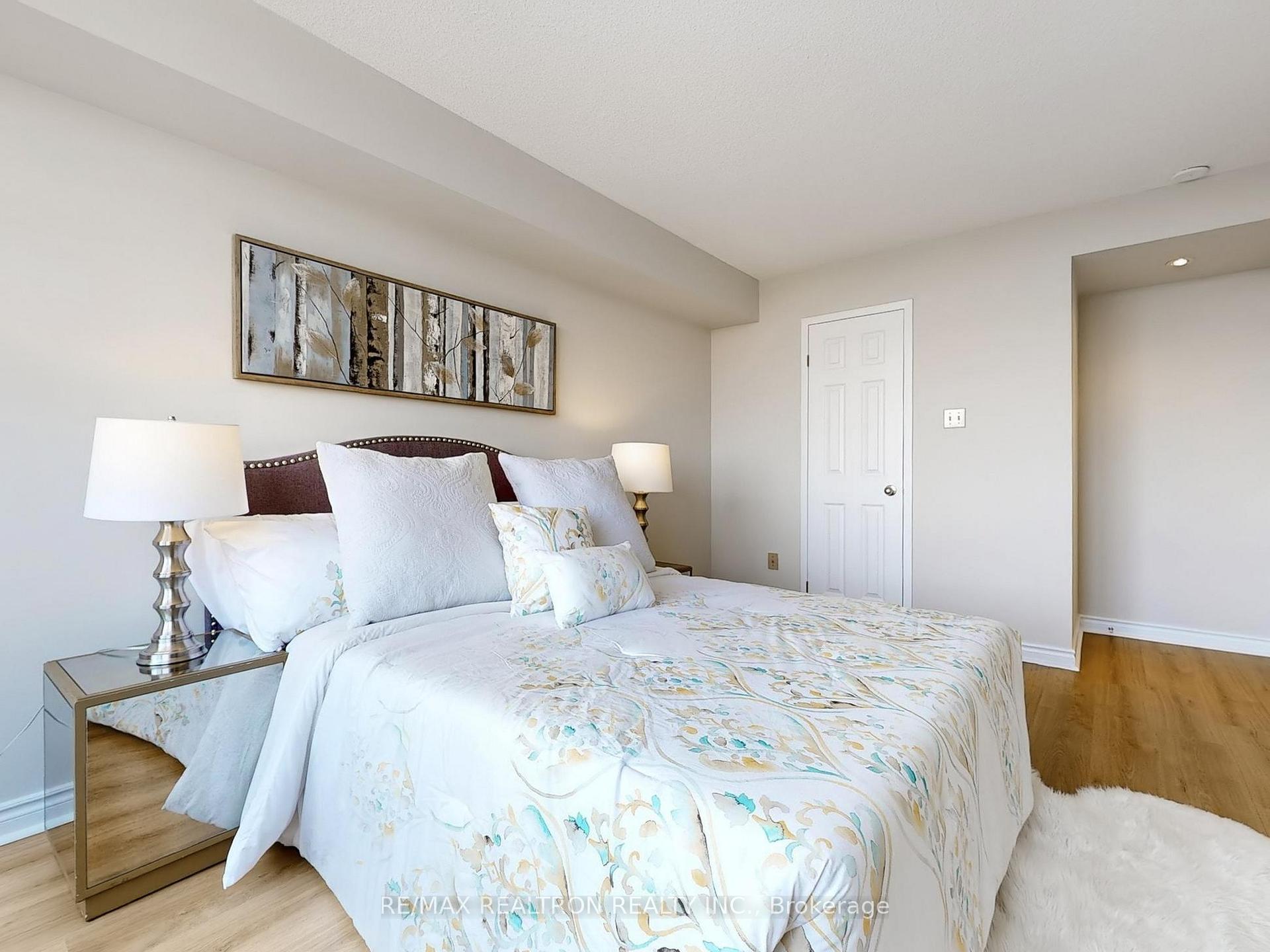 3 Bedrooms Condo at 88 Alton Tower, Toronto For sale