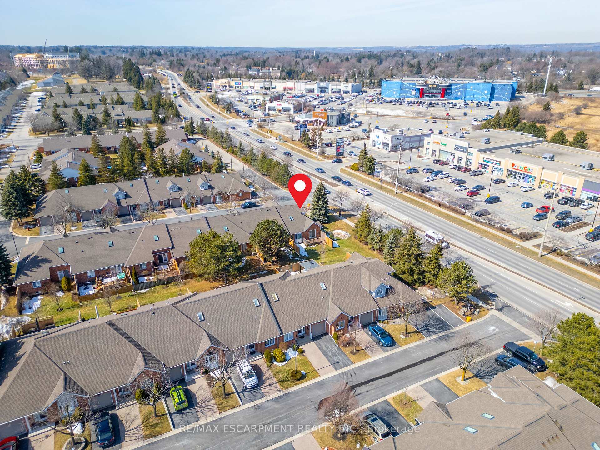 2 Bedrooms Condo at 810 Golf Links, Hamilton For sale