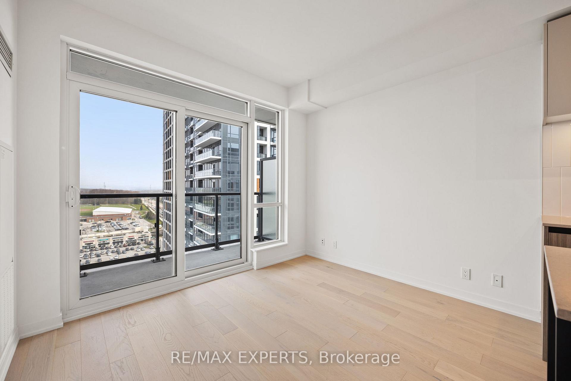2 Bedrooms Condo at 7950 Bathurst, Vaughan For sale