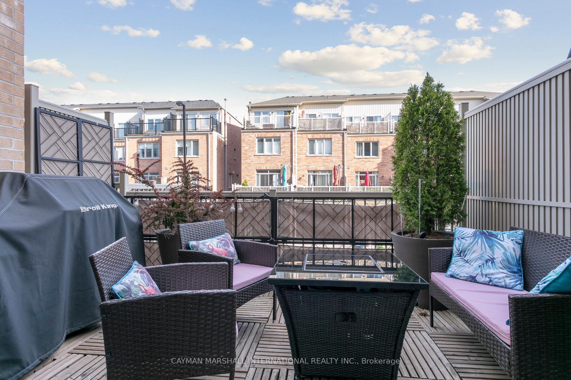 4 Bedrooms Condo at 185 Norseman, Toronto For sale