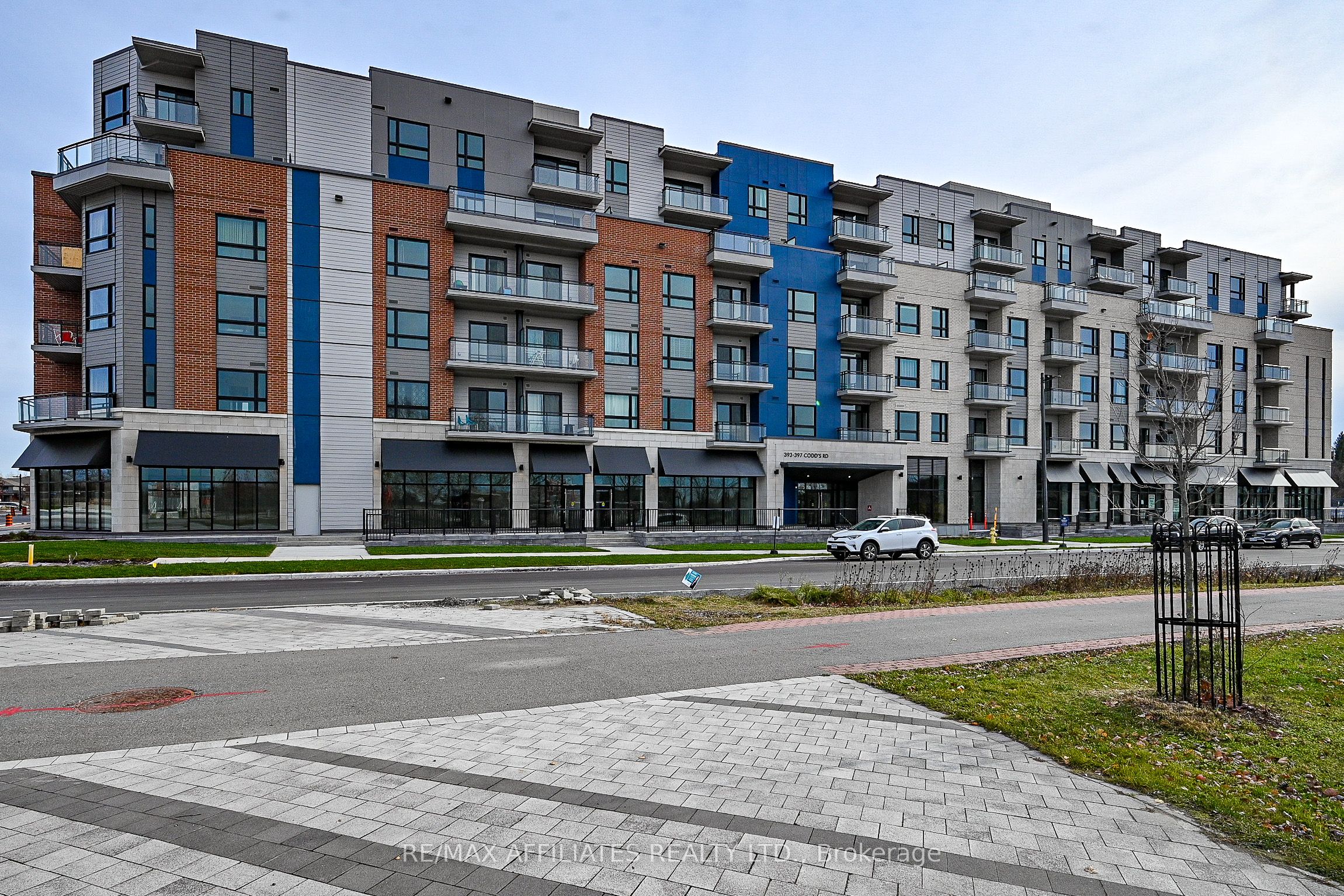 #203 - 397 Codds Road, ManorParkCardinalGlenandArea, ON K1K 2G8