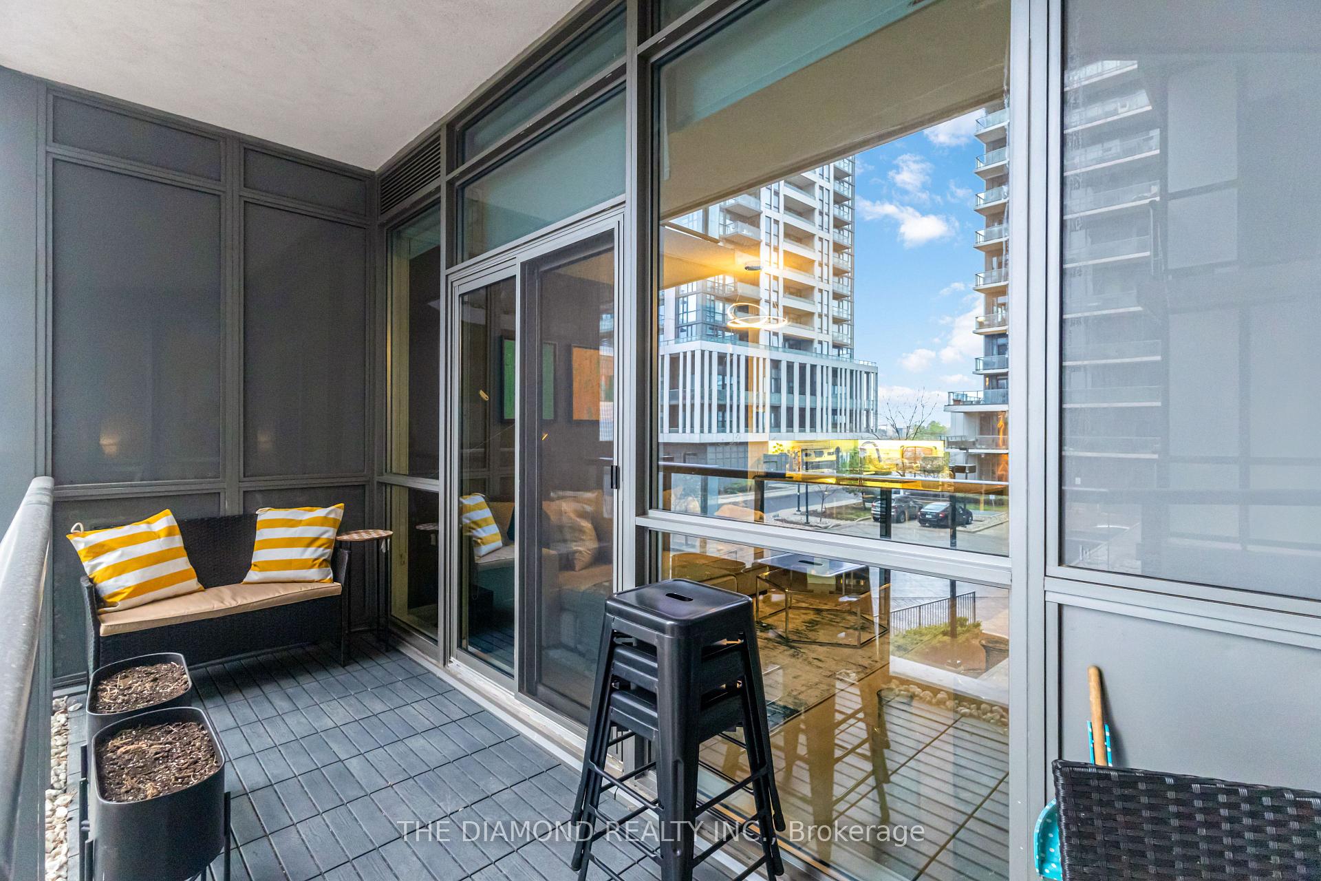 2 Bedrooms Condo at 1185 The Queensway, Toronto For sale
