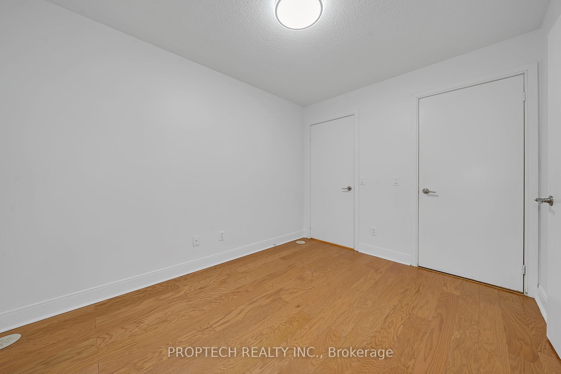 4 Bedrooms Condo at 295 Village Green,  Toronto For sale