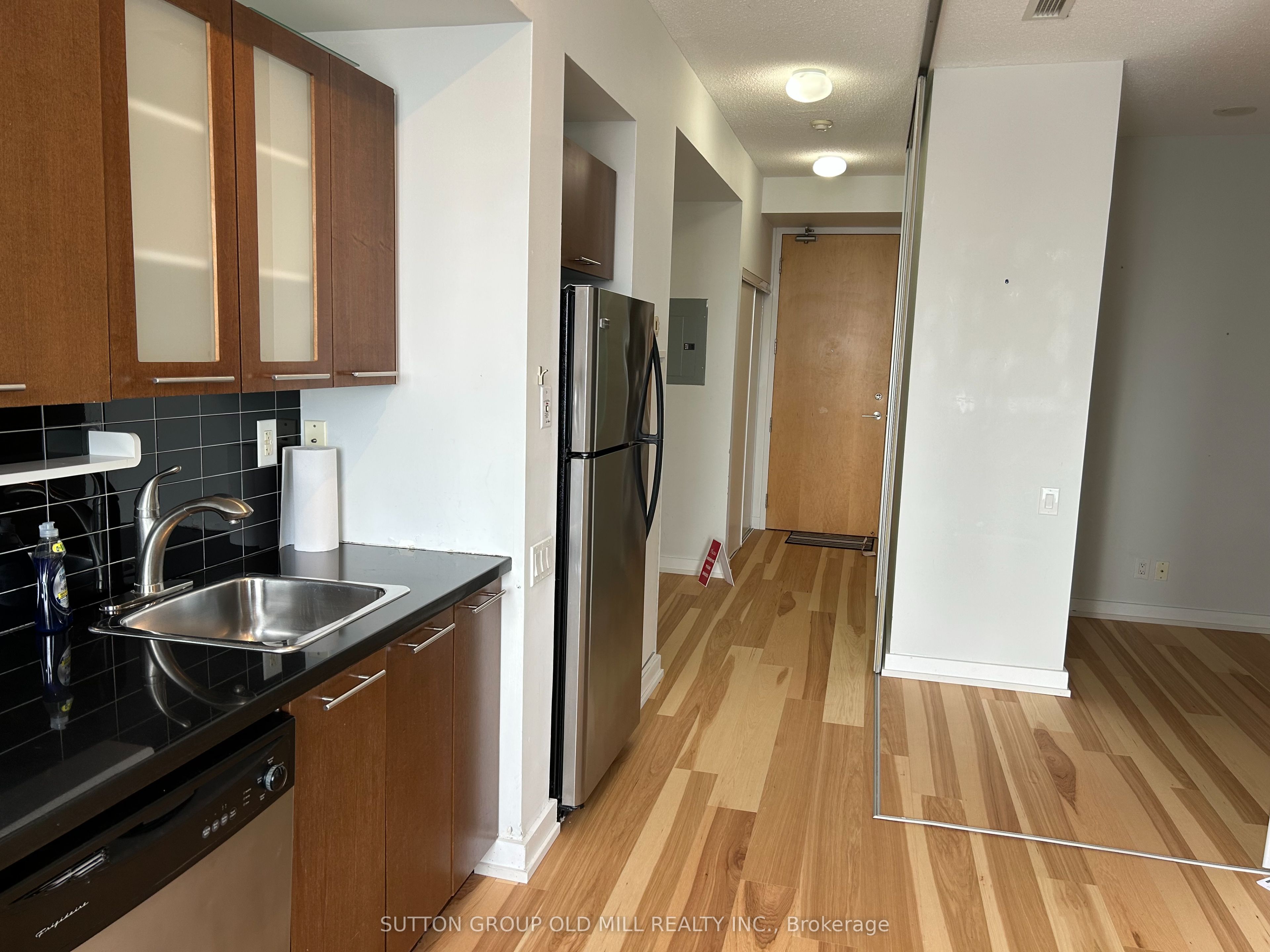 33 Mill Street, #1103