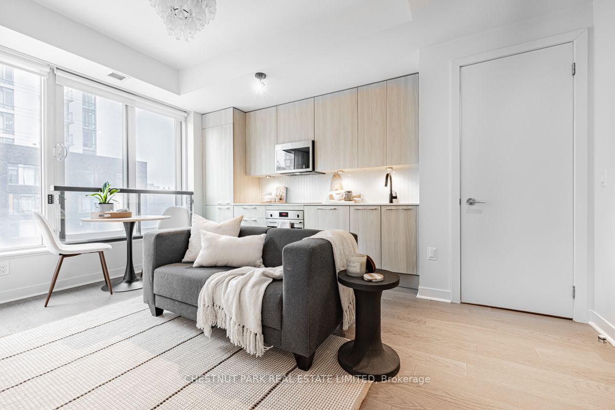 #610 - 501 Adelaide Street, Toronto, ON M5V 1T4