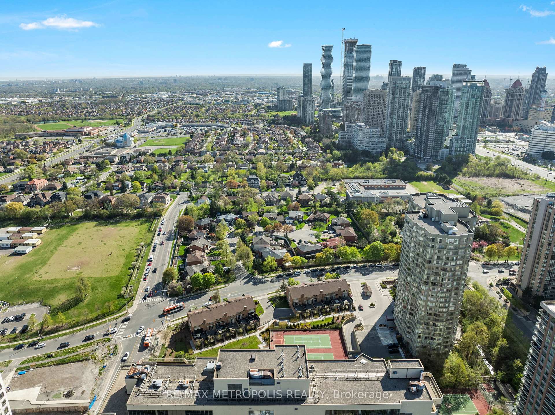 1 Bedroom Condo at 55 Elm, Mississauga For sale