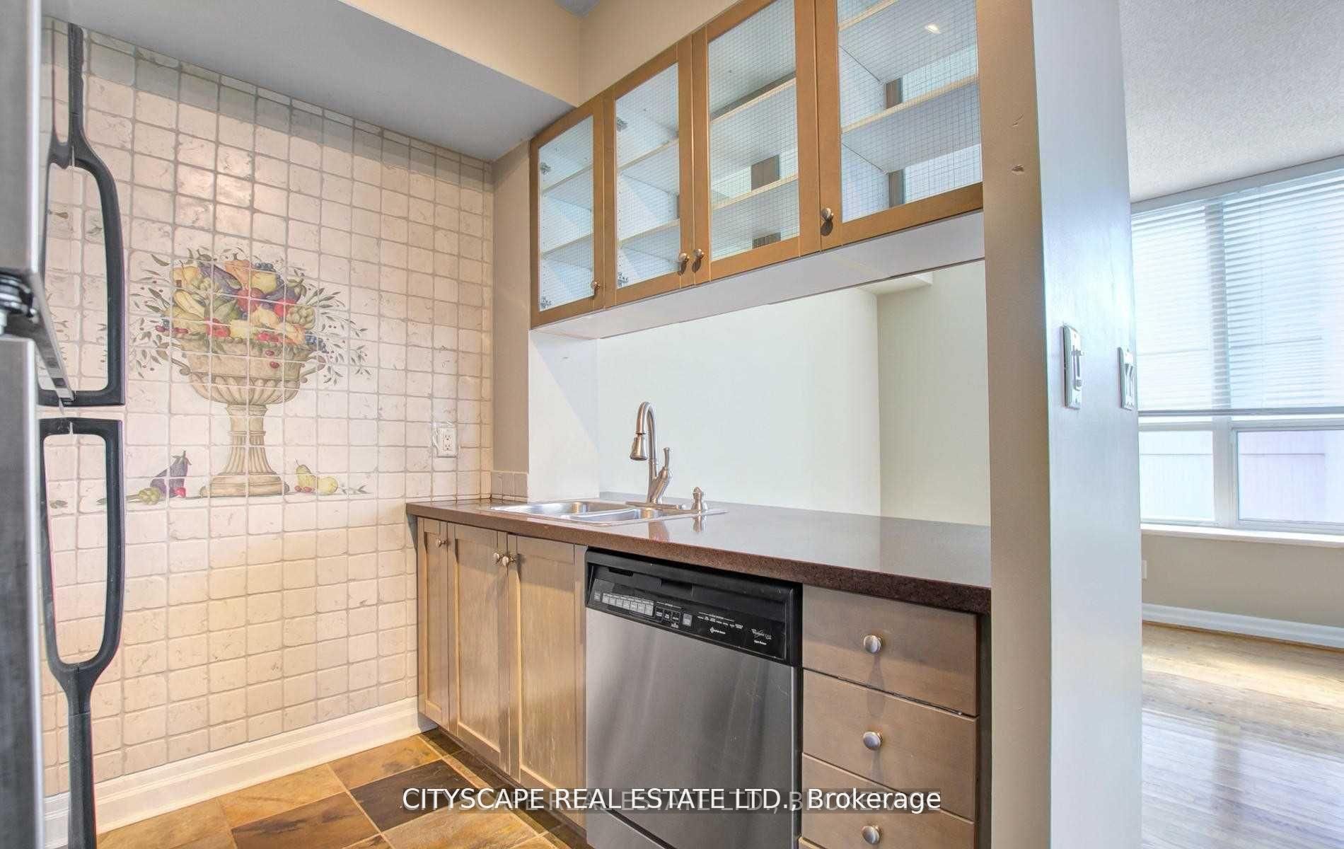 70 Alexander Street, #802