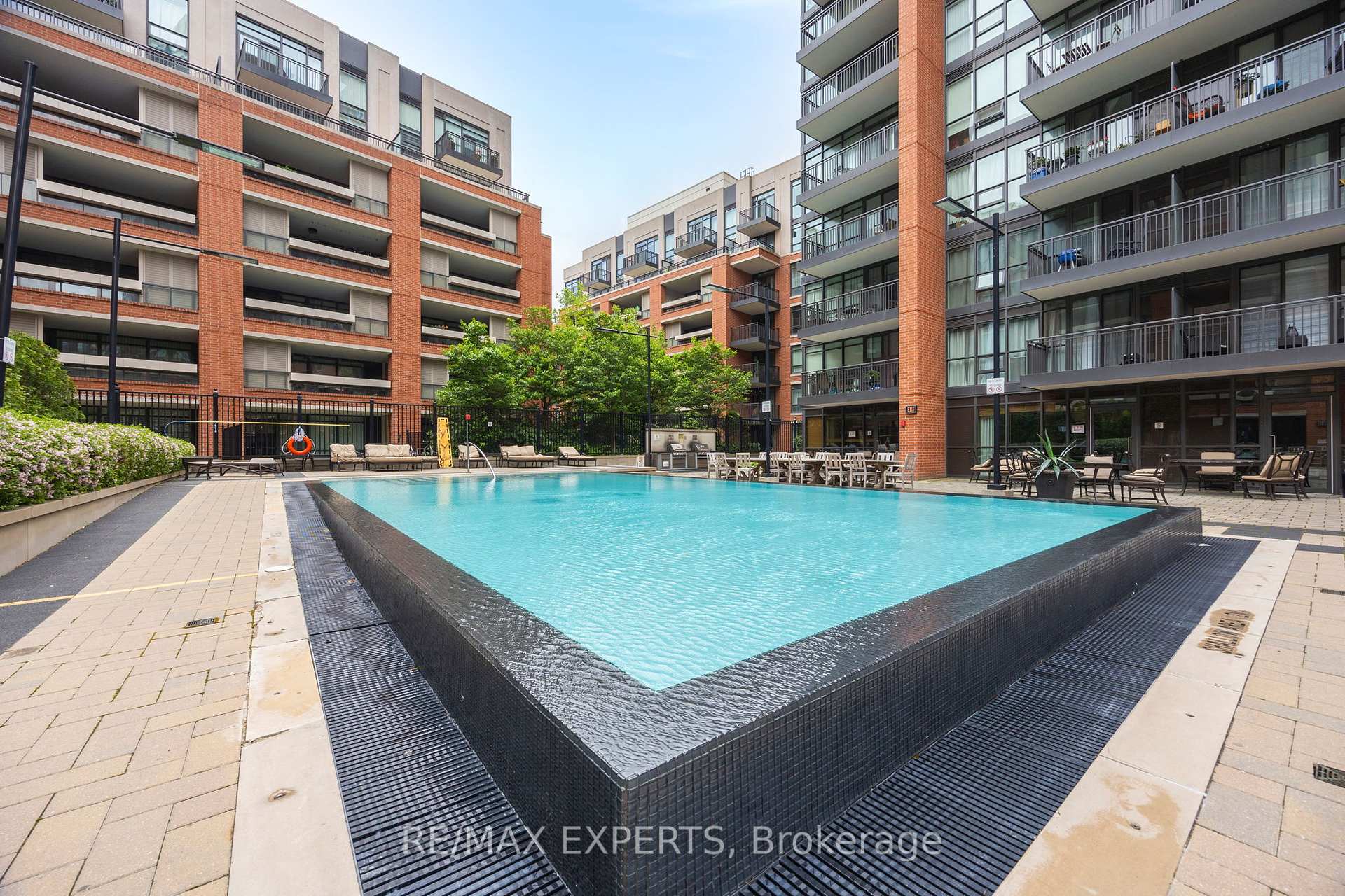 3 Bedrooms Condo at 36 Via Bagnato, Toronto For sale