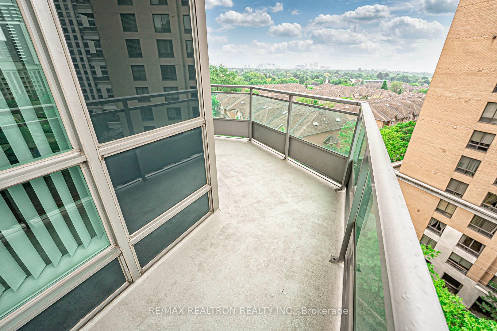 2 Bedrooms Condo at 60 Byng, Toronto For sale