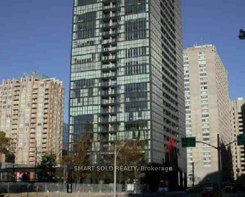 110 Charles Street E, #2001