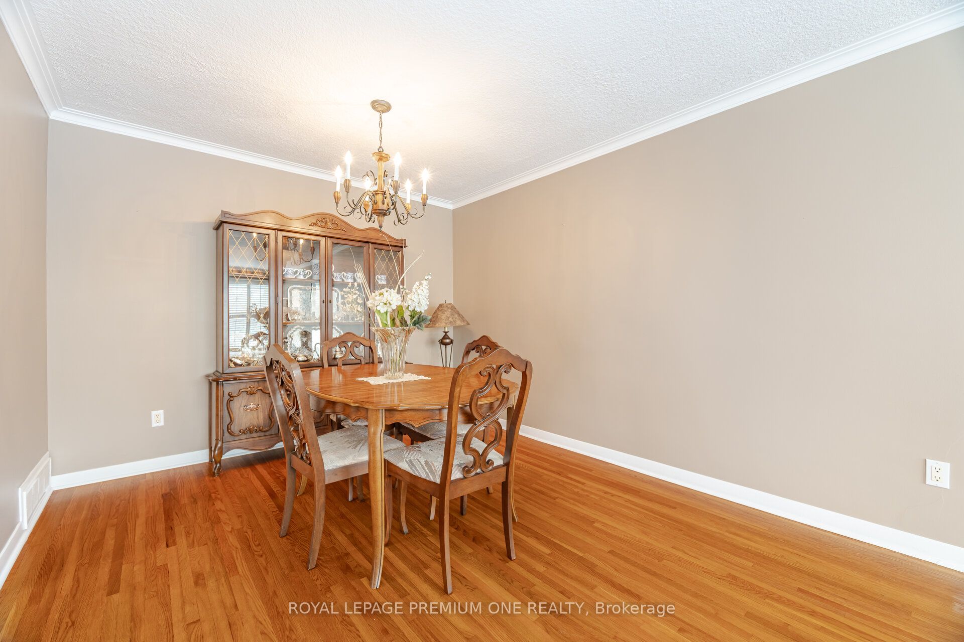128 Hullmar Drive