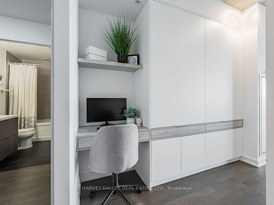 109 Ossington Avenue 407