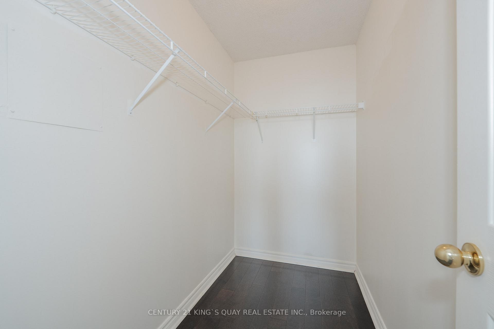 3 Bedrooms Condo at 18 Spring Garden, Toronto For sale