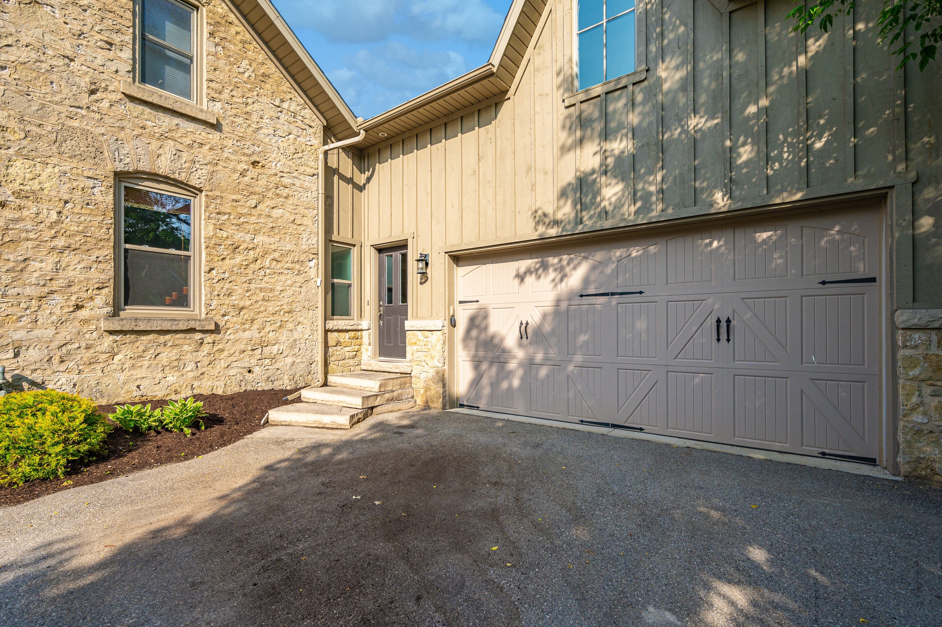 245 Hill Street W