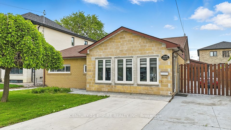 7649 Redstone Road, Mississauga, ON L4T 2B7