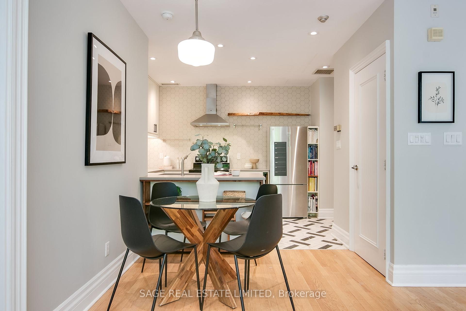 2 Bedrooms Condo at 111 Merton, Toronto For sale