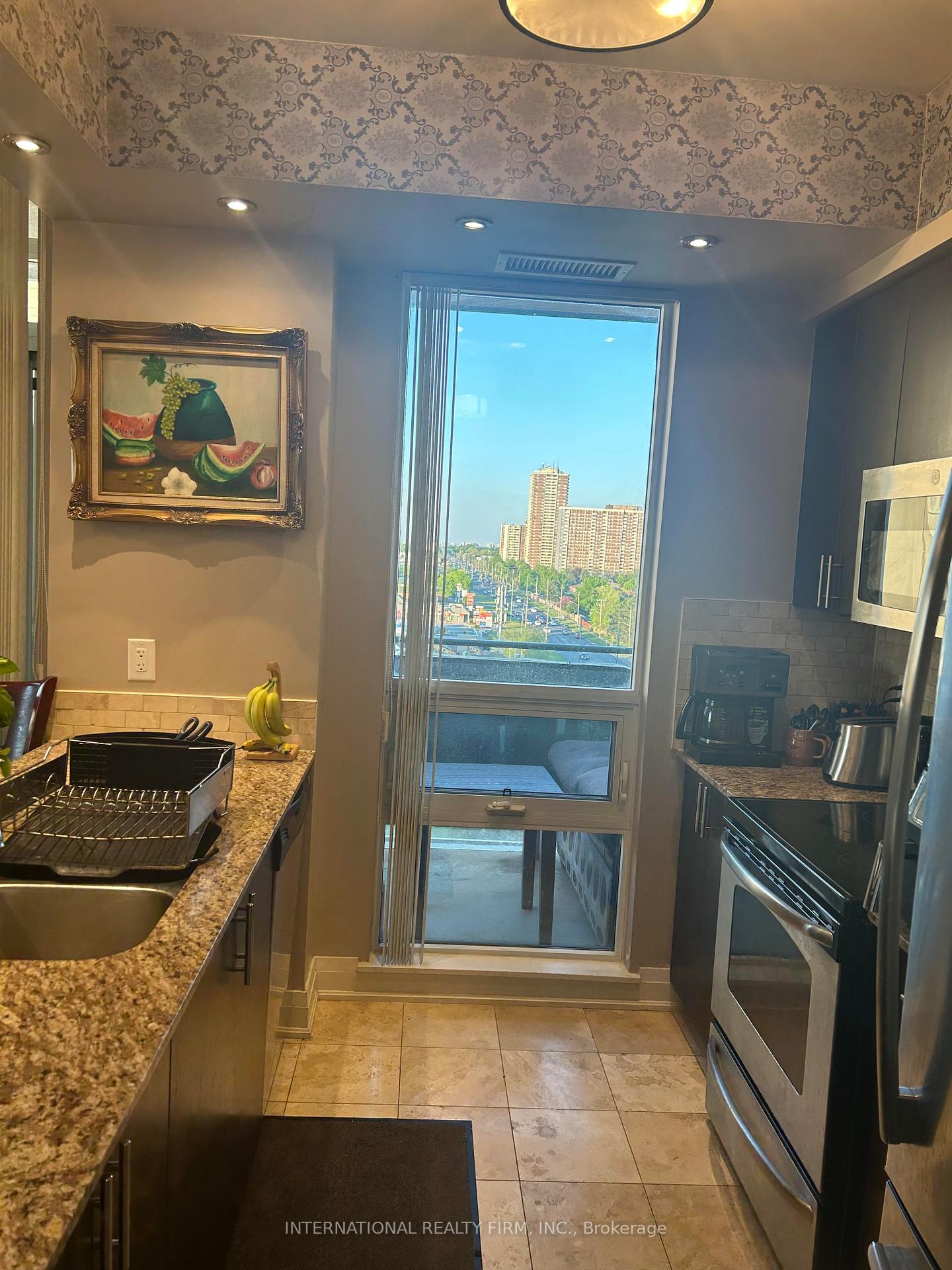 2 Bedrooms Condo at 520 Steeles, Vaughan For sale