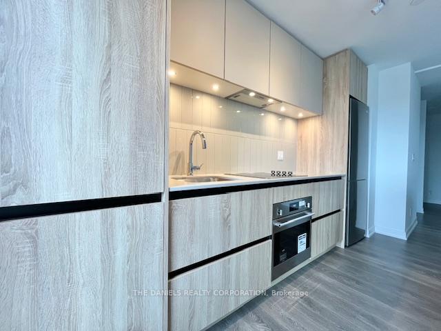 3 Bedrooms Condo at 7950 Bathurst,  Vaughan For sale