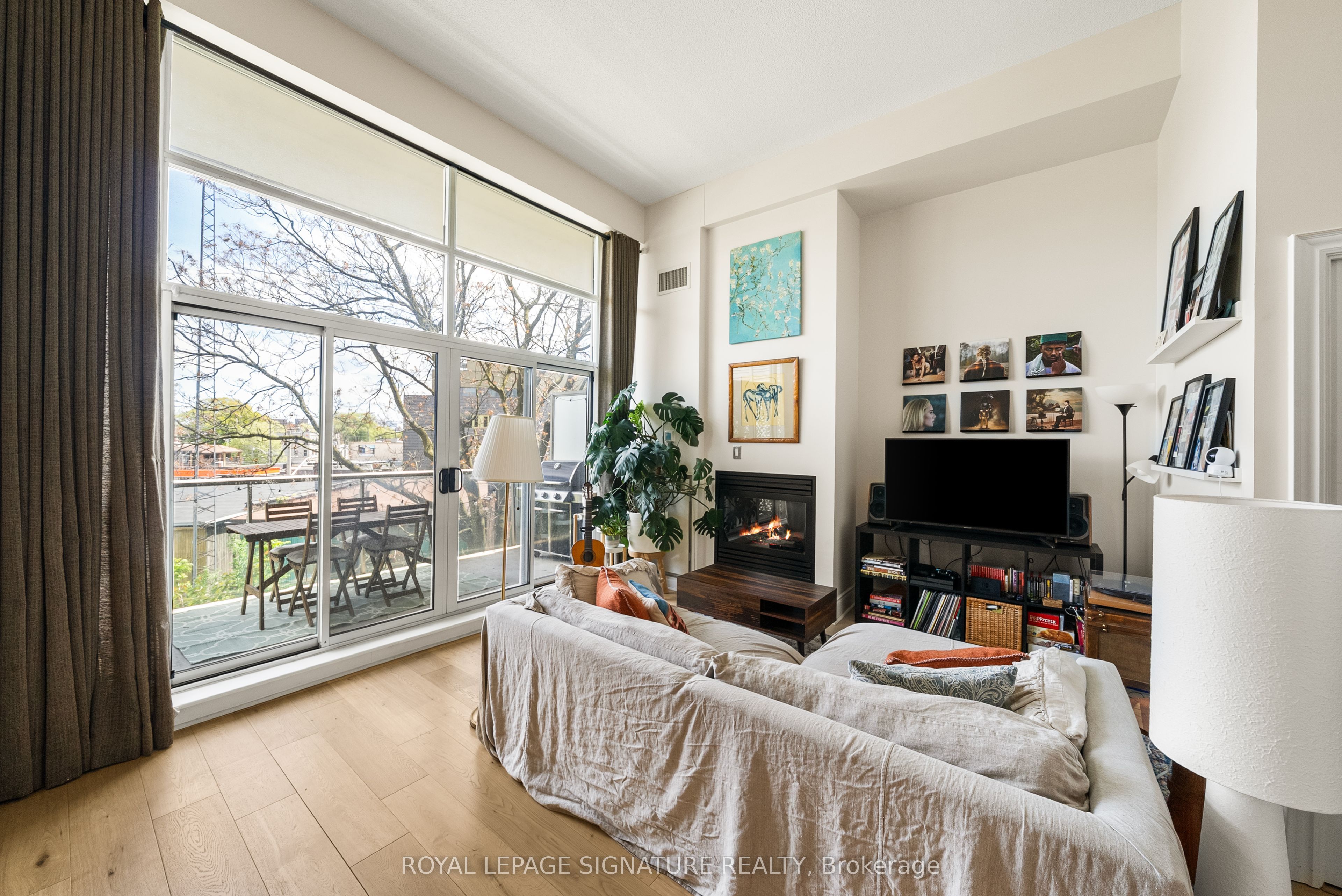 437 Roncesvalles Avenue, #423