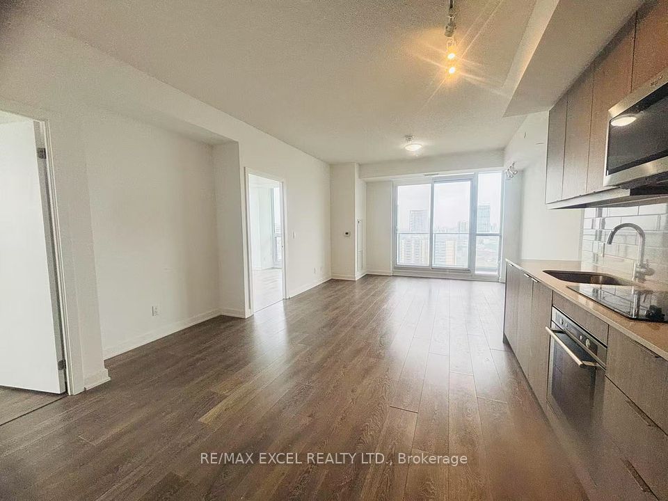 38 Forest Manor