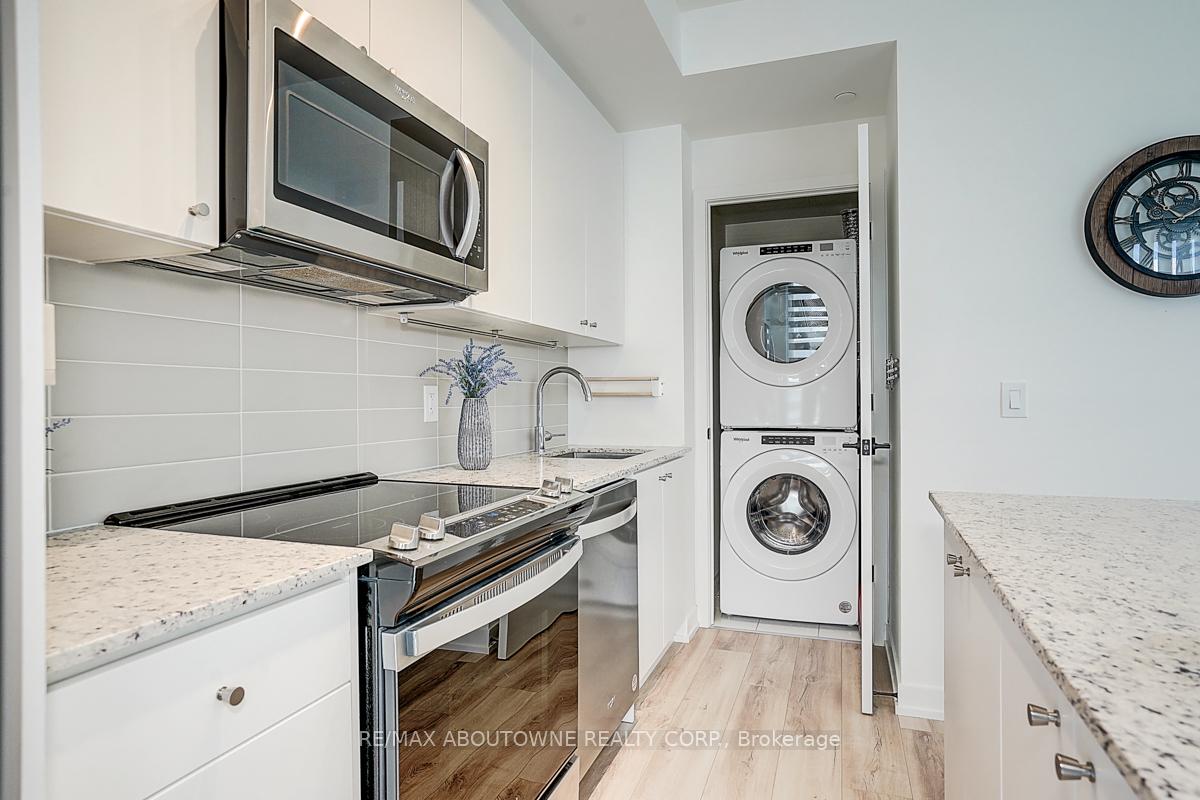1 Bedroom Condo at 335 Wheat Boom,  Oakville For sale