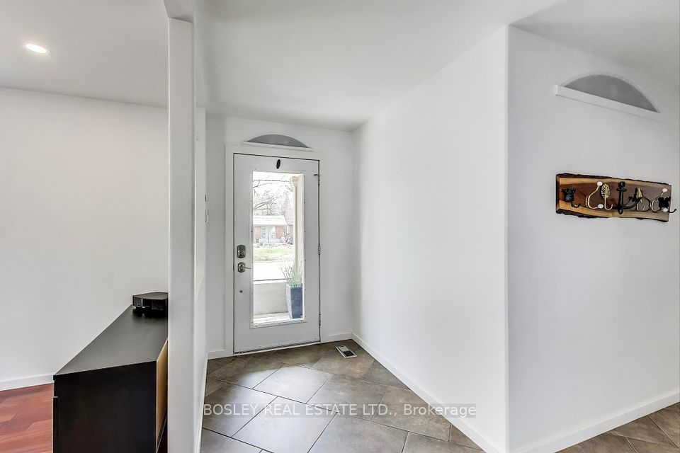 #Main - 4 Thomas Avenue, Toronto, ON M1C 1E5
