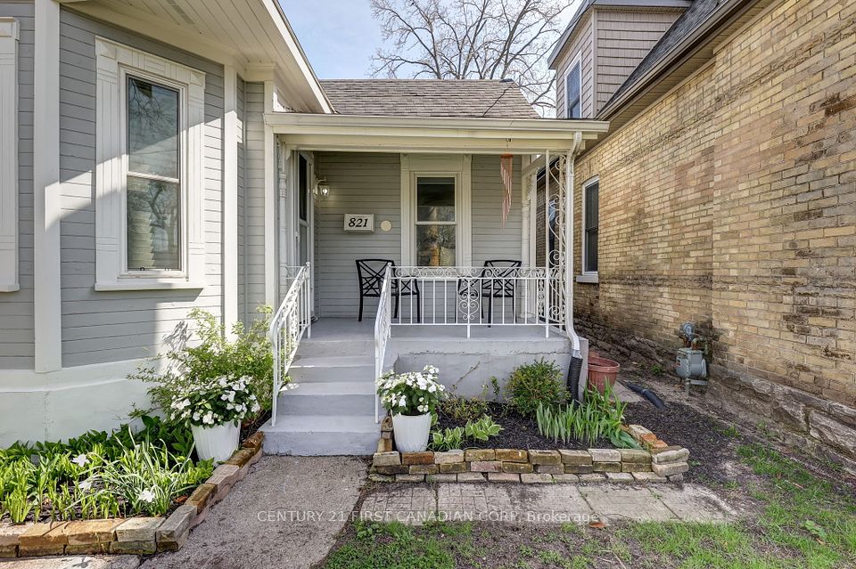 821 Queens Avenue, London East, ON N5W 3H7