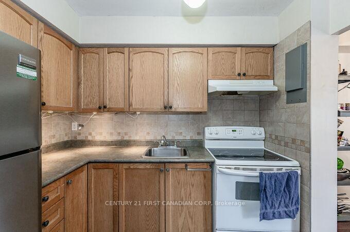 2 Bedrooms Condo at 1964 Main,  Hamilton For sale
