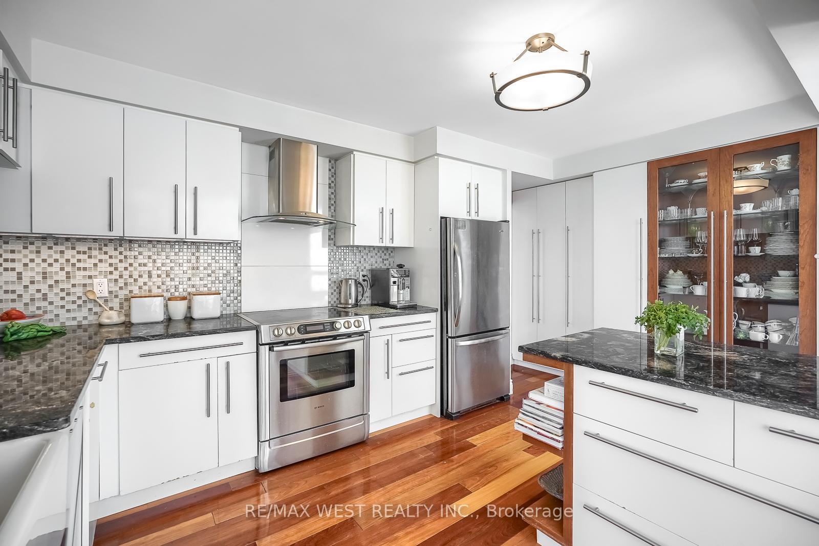 3 Bedrooms Condo at 2285 Lake Shore, Toronto For sale