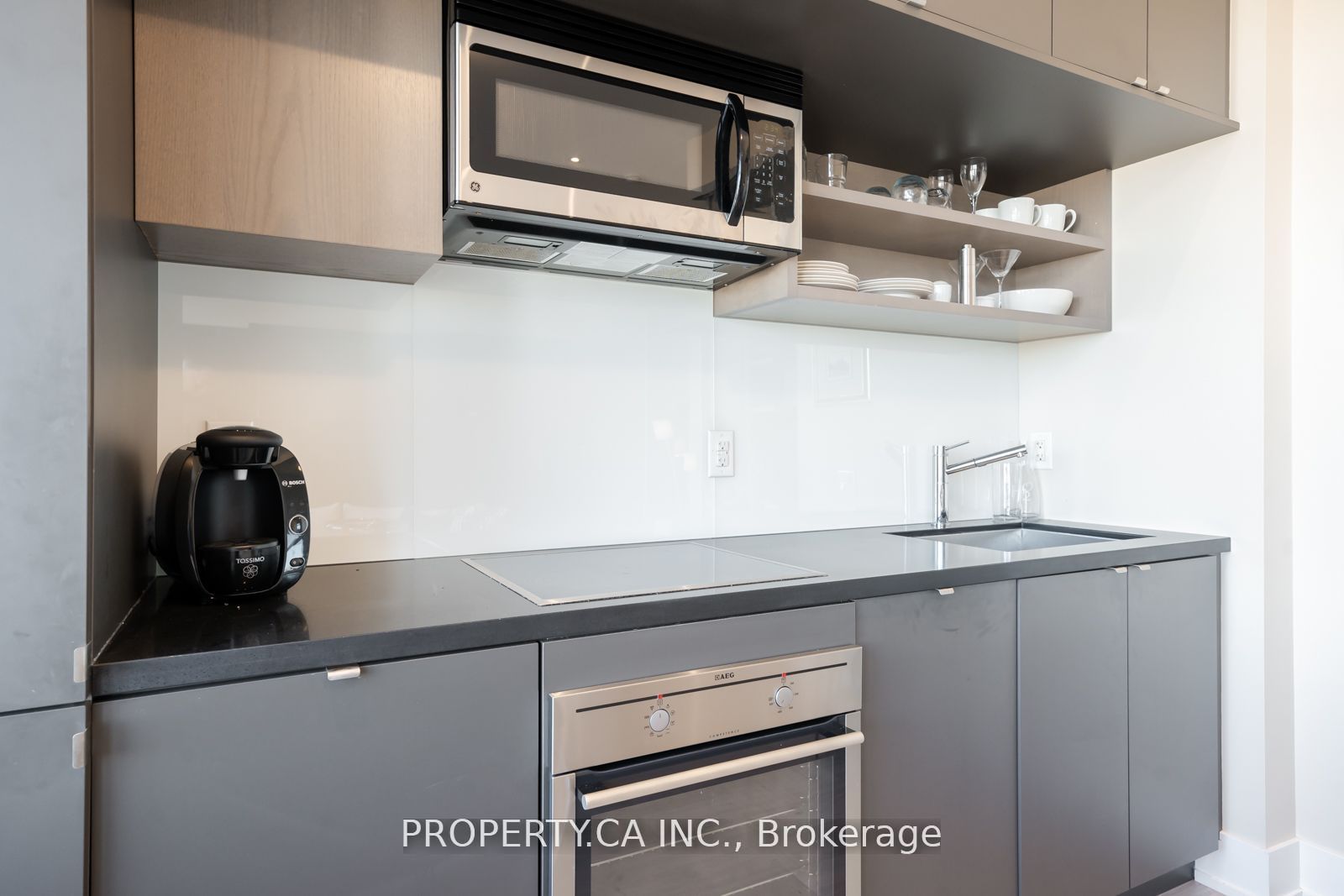 111 St Clair Avenue W, #1728