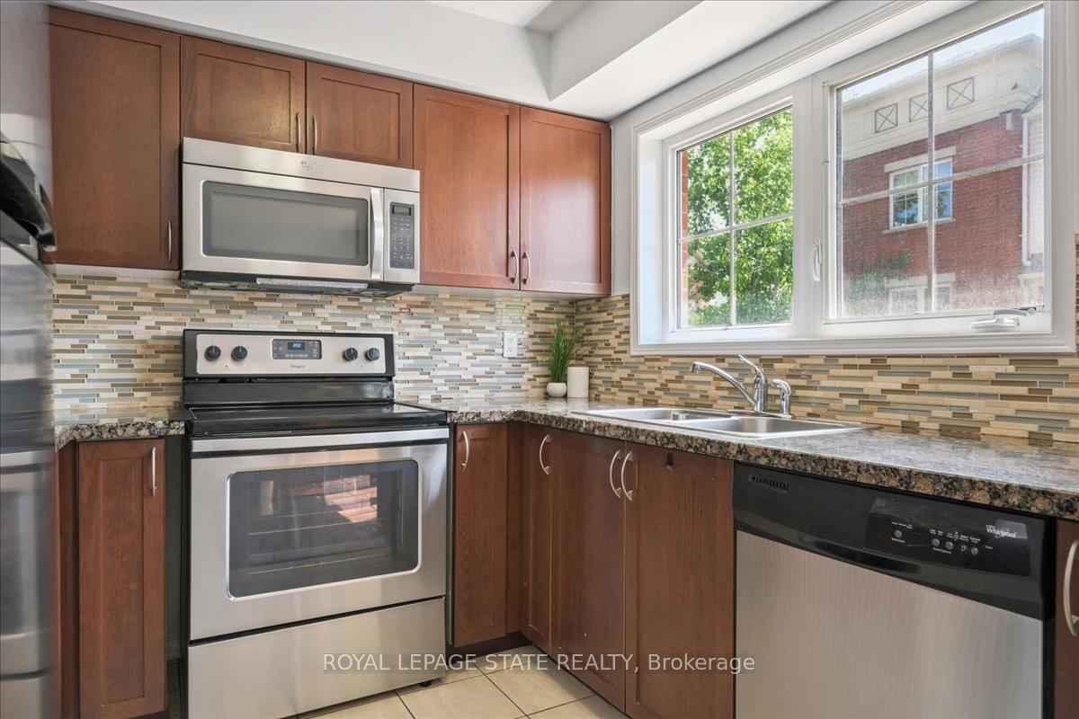 2 Bedrooms Condo at 2450 Post, Oakville For sale
