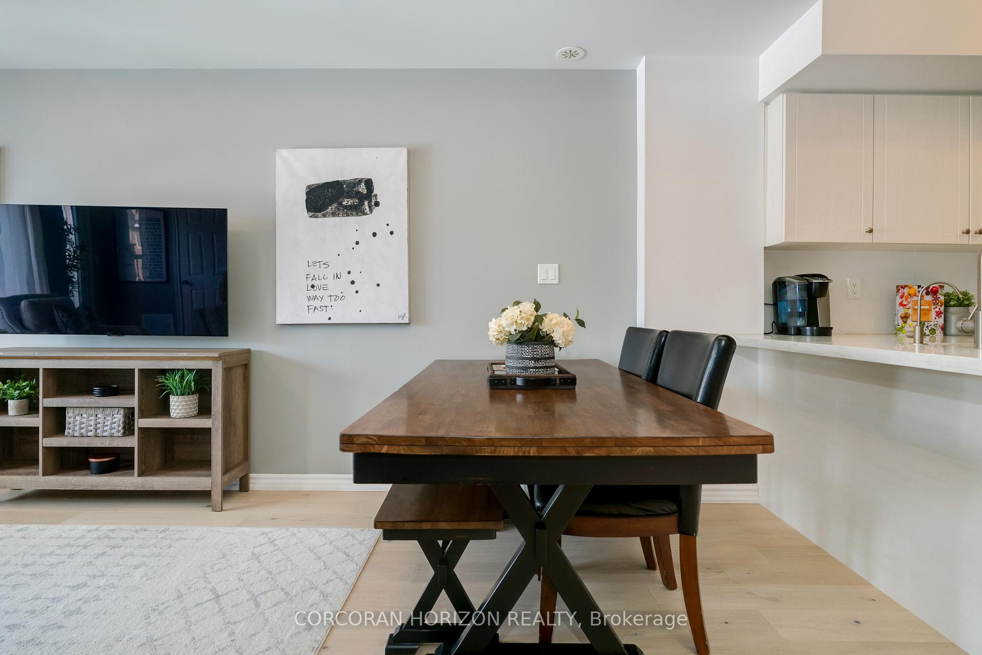 3 Bedrooms Condo at 11 Eaton Park, Toronto For sale