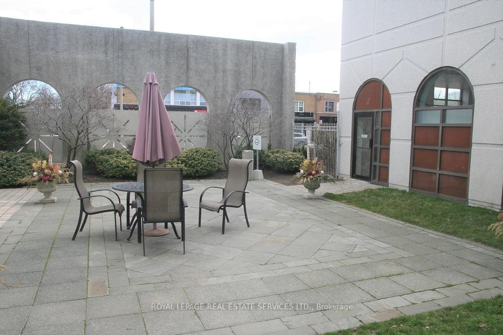 1 Bedroom Condo at 1 Aberfoyle, Toronto For sale