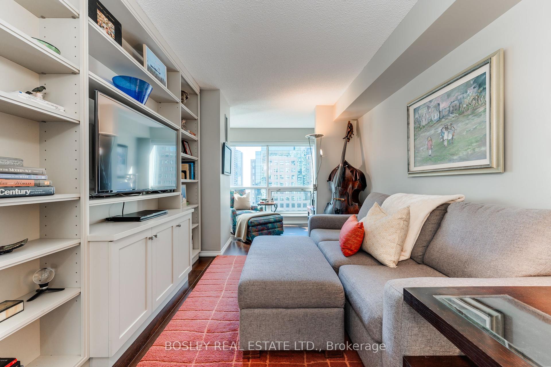 2 Bedrooms Condo at 10 Queens,  Toronto For sale