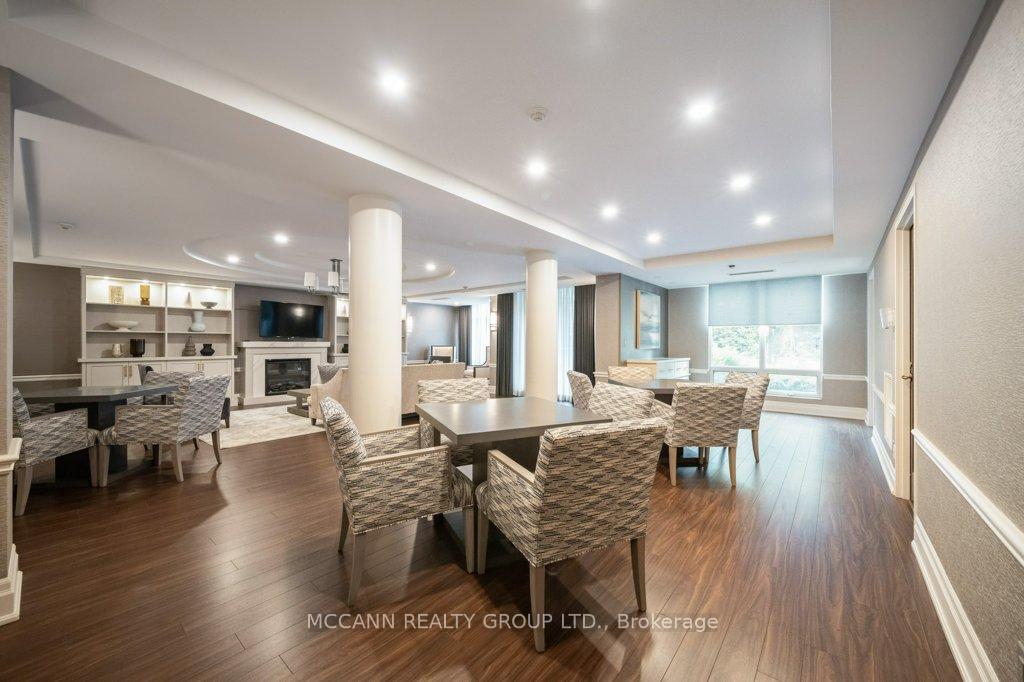 2 Bedrooms Condo at 18 William Carson, Toronto For sale