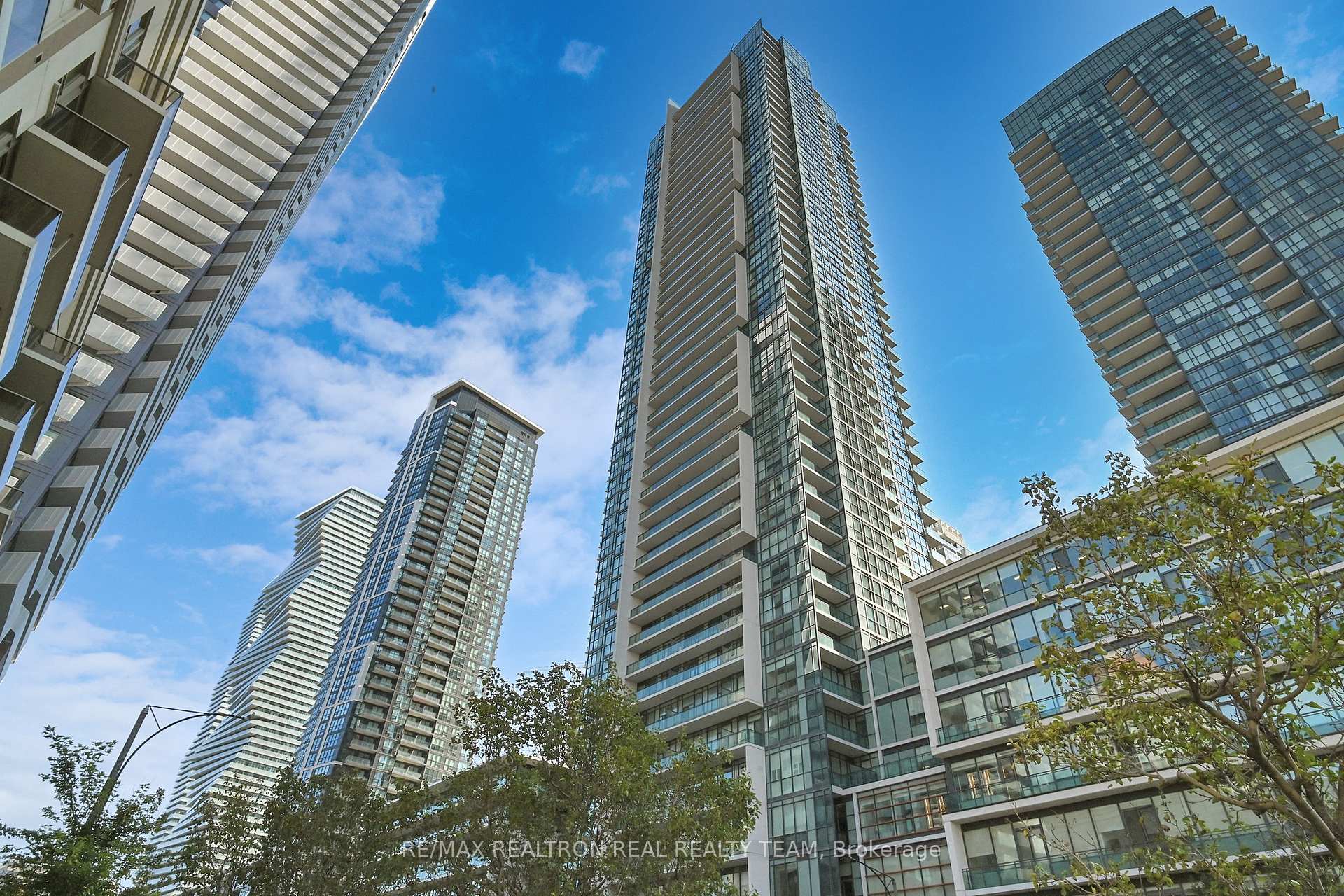 1 Bedroom Condo at 4070 Confederation, Mississauga For sale