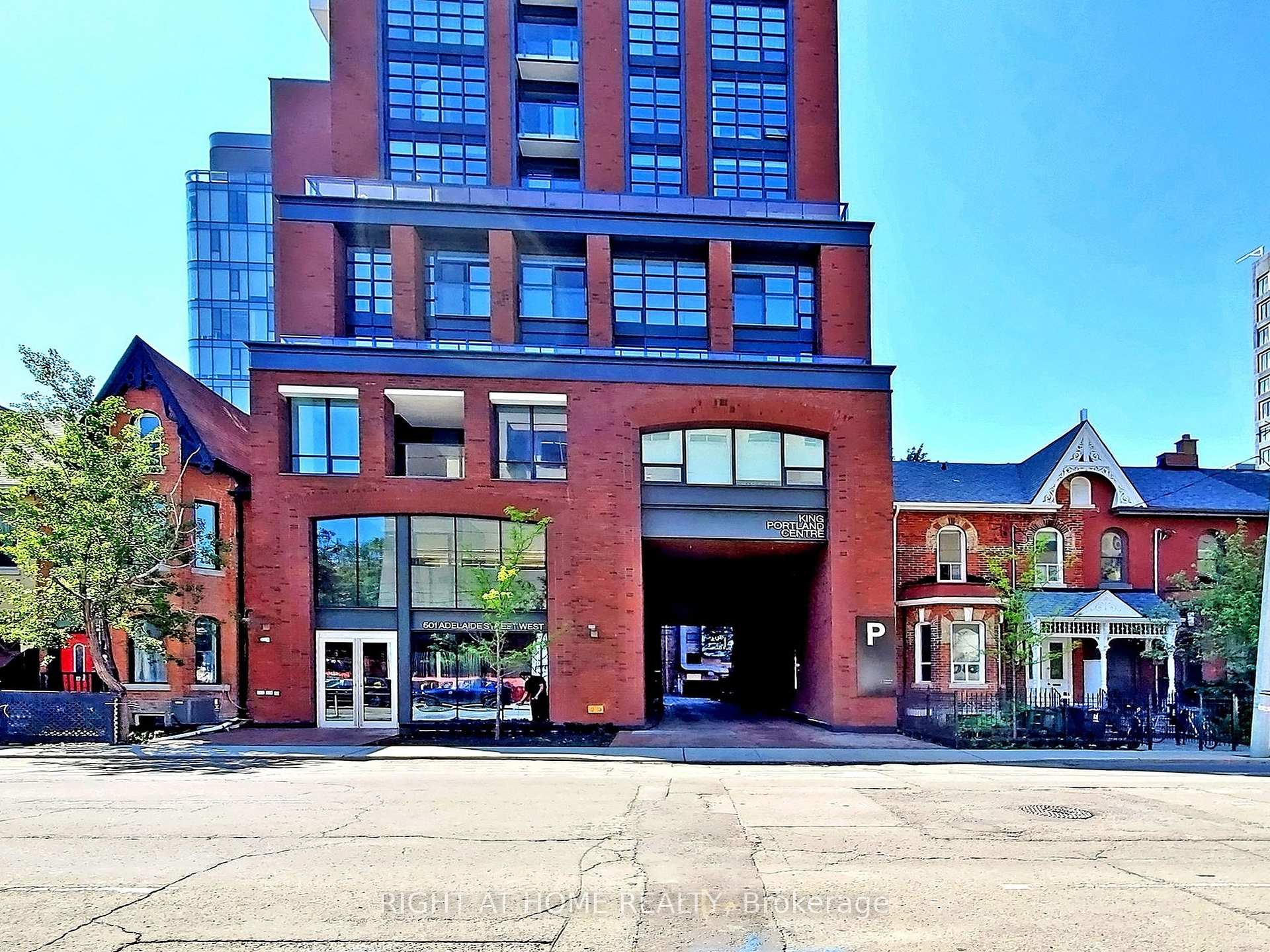 2 Bedrooms Condo at 501 Adelaide, Toronto For sale
