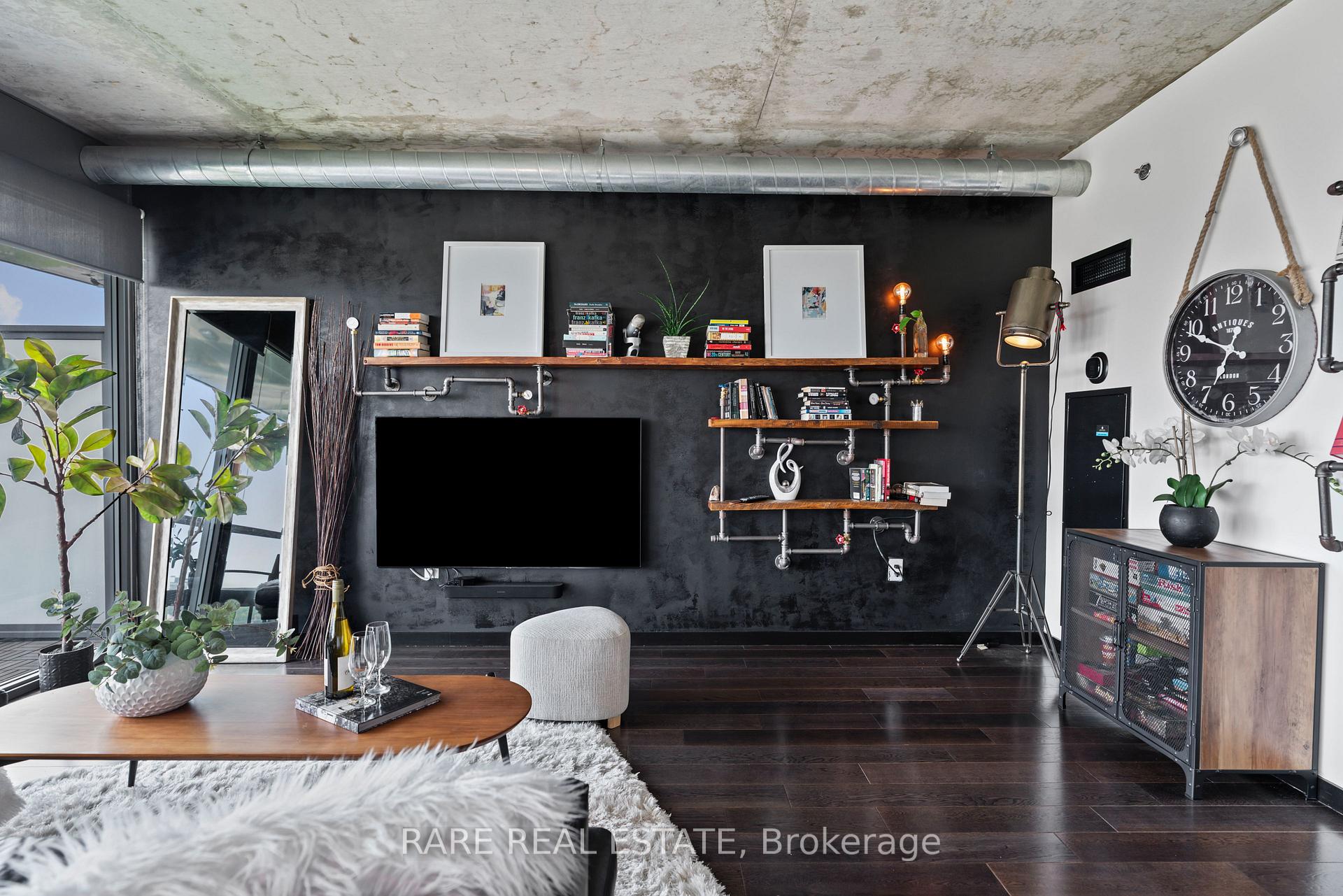 2 Bedrooms Condo at 32 Trolley, Toronto For sale
