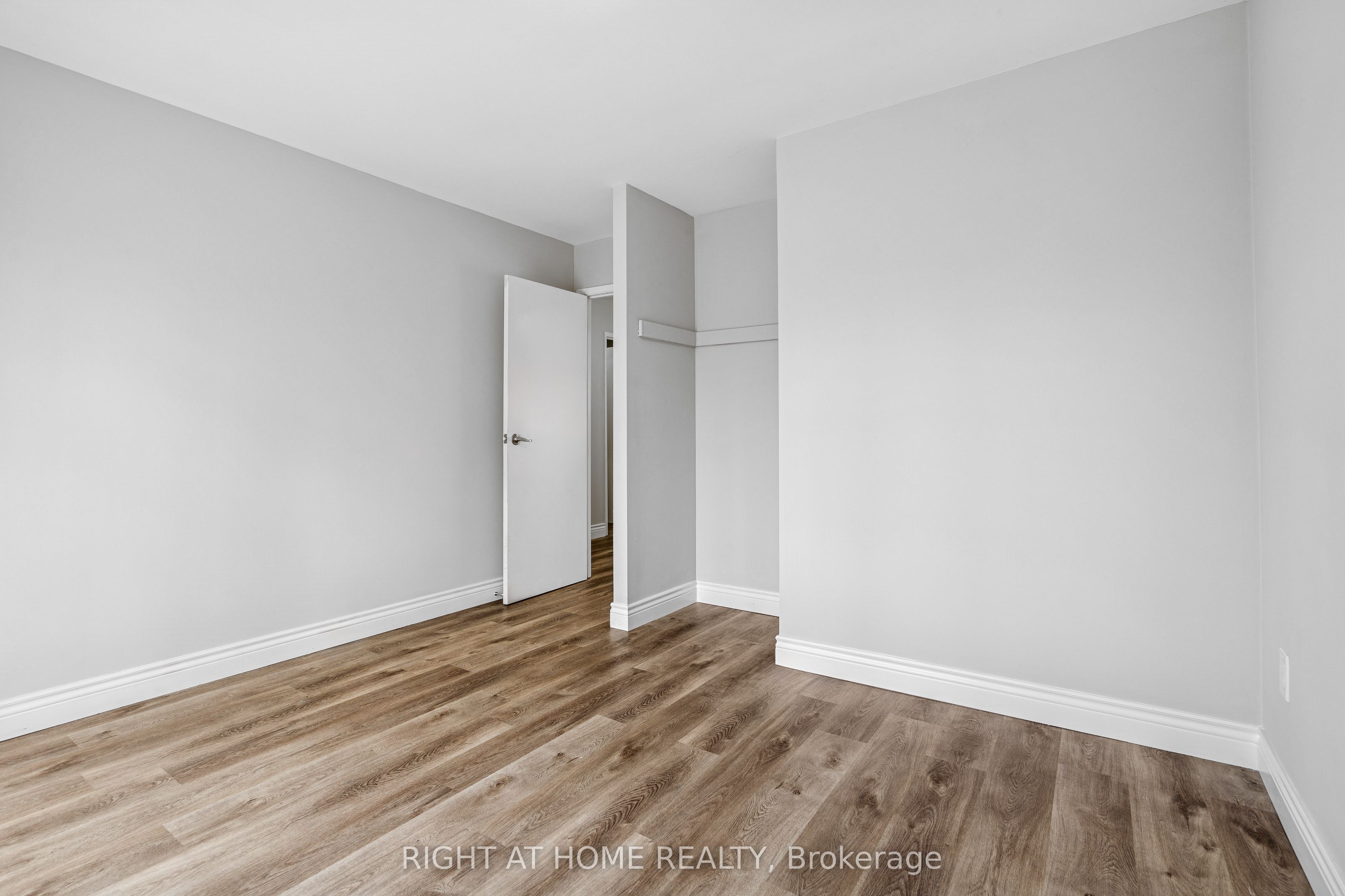 21 Ashdale Court