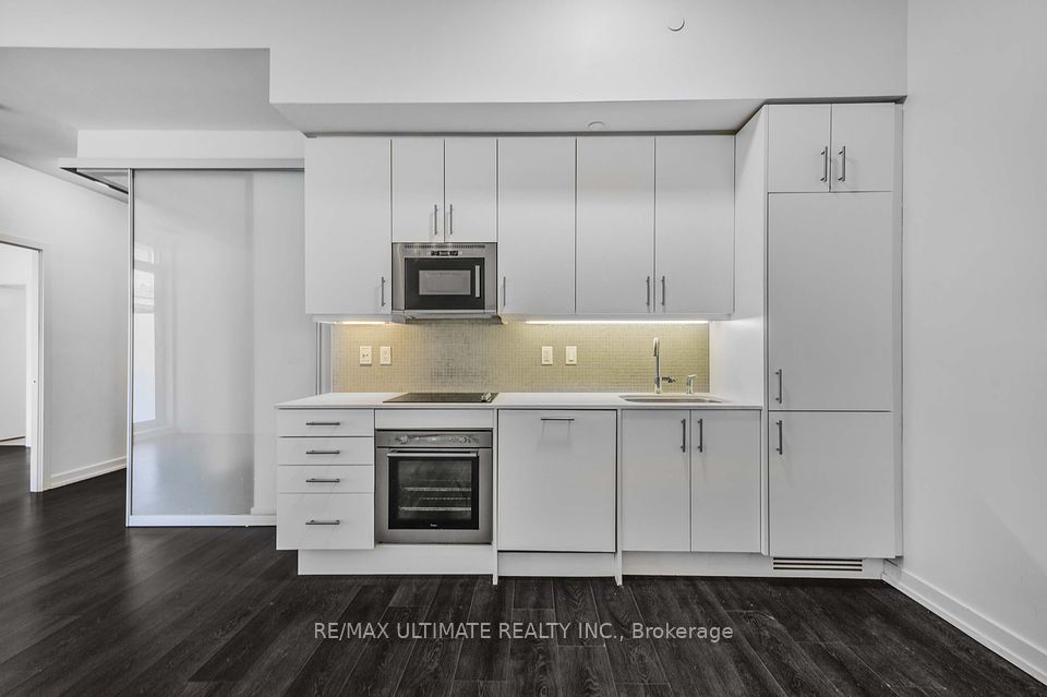 #701 - 297 College Street, Toronto, ON M5T 0C2