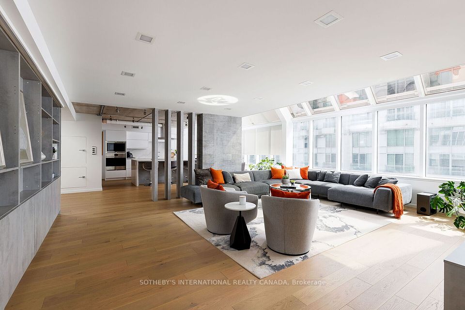 82 Lombard