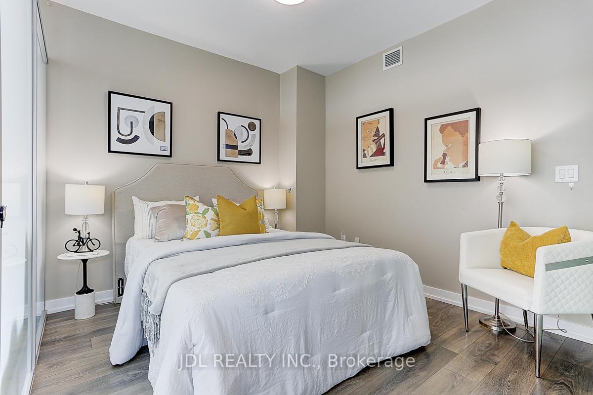 2 Bedrooms Condo at 426 University, Toronto For sale