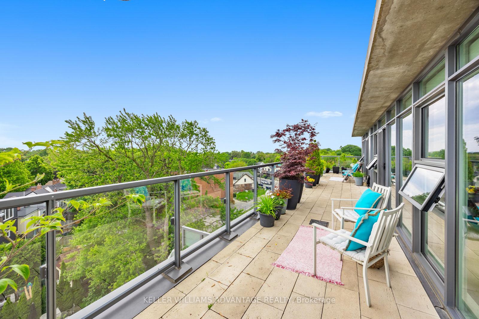 2 Bedrooms Condo at 60 Haslett, Toronto For sale