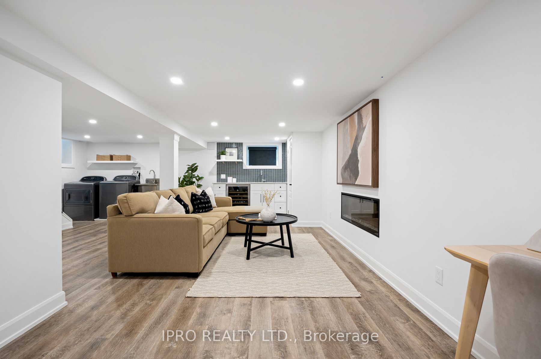 12 Mortimer Avenue