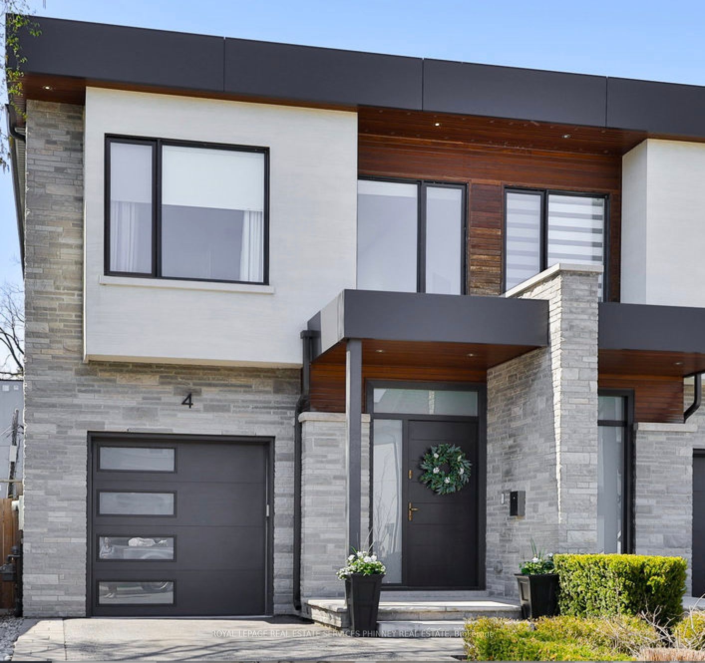 4 Tecumseth Avenue, Mississauga, ON L5G 1K6